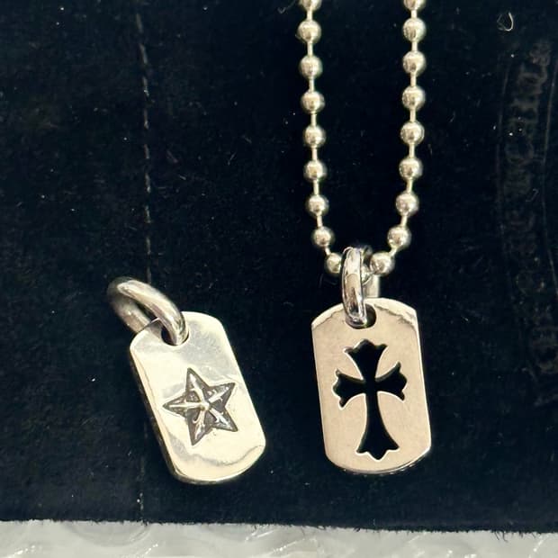 크롬하츠 18k 타이니도그택 컷아웃크로스