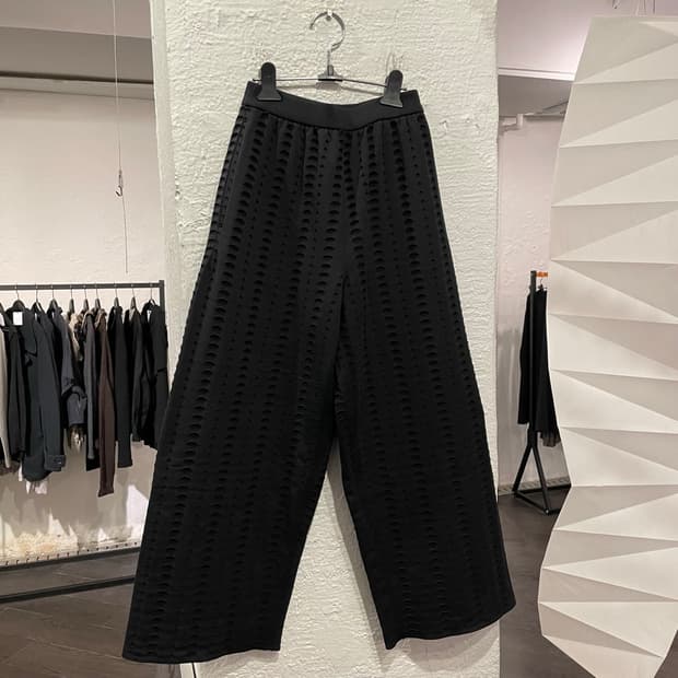 CFCL 컷아웃 디테일 팬츠