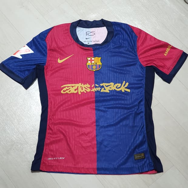 FC 바르셀로나와 스캇 콜라보 24/25 시즌 유니폼 새거
