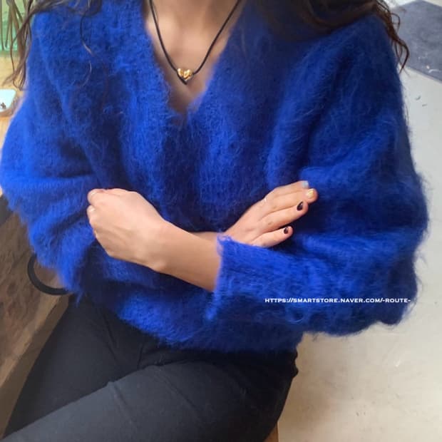 마크들리 딥뮤즈 아키텍트 브이넥니트