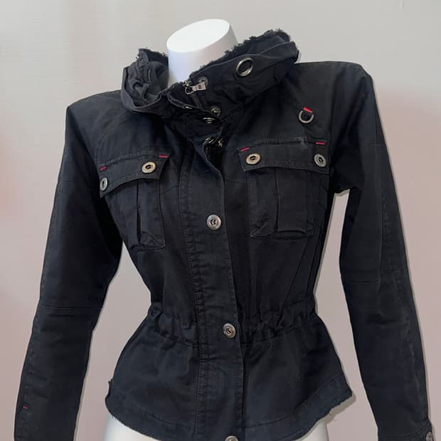 빈티지 크롭 슬림핏 아일렛 자켓