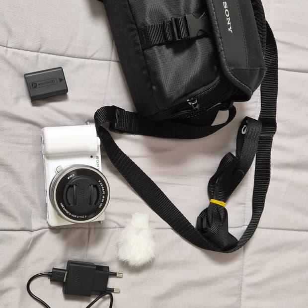 소니 zv-e10 화이트 (민트급/작례ㅇ)