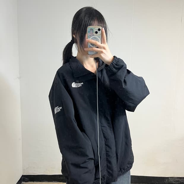 The North Face Nilton Windbreaker