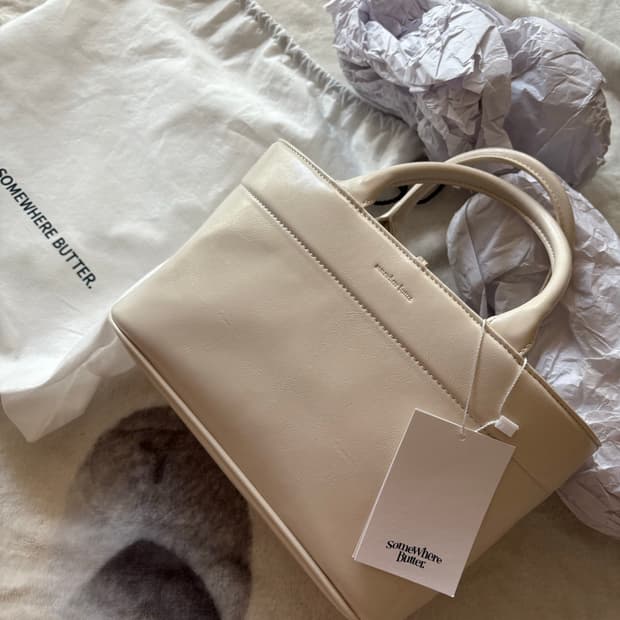 썸웨어버터 dear tote bag 크림색상