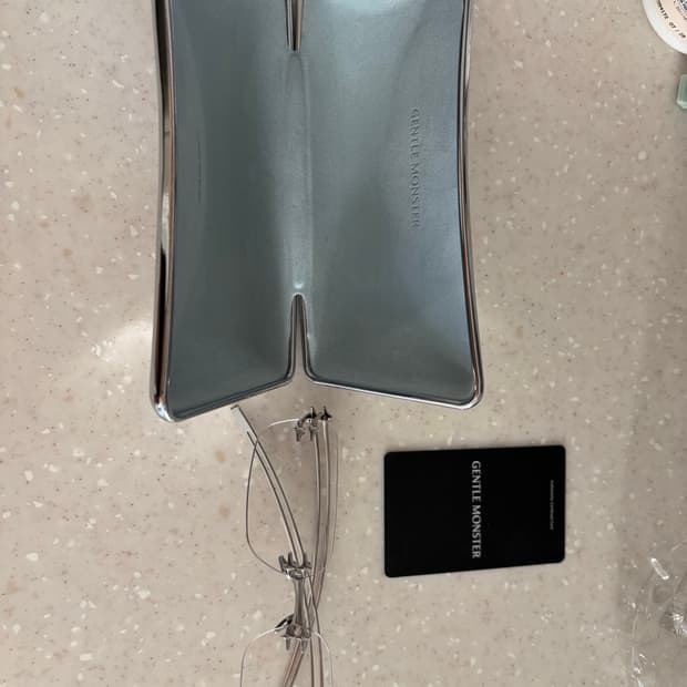 젠틀몬스터 테트라