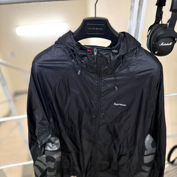 슈프림 x퍼텍스 [민트급 새상품.정품] (시세 50만) 바람막이 자켓 L