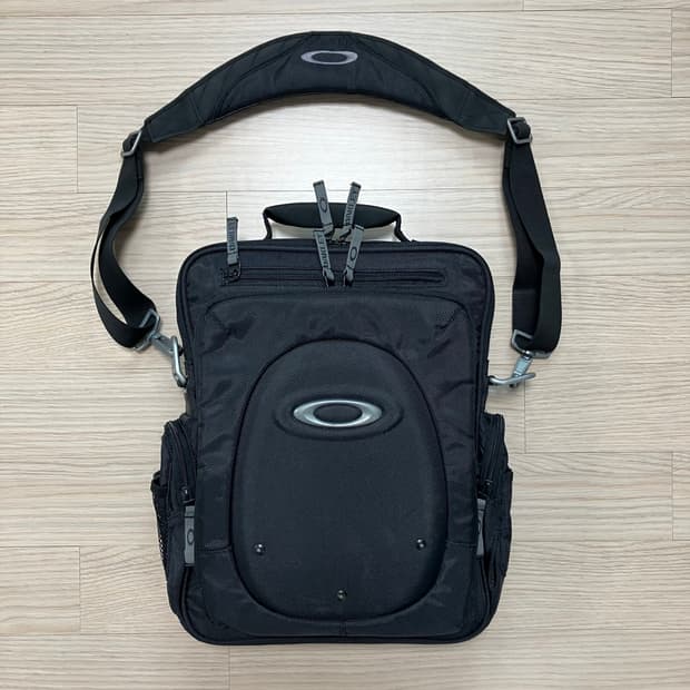 [Oakley] 00s 오클리 버티컬 메신저백 크로스백 토드백