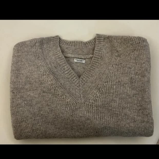 피그벨 굿맨 브이넥 스웨터 2사이즈 새상품 판매