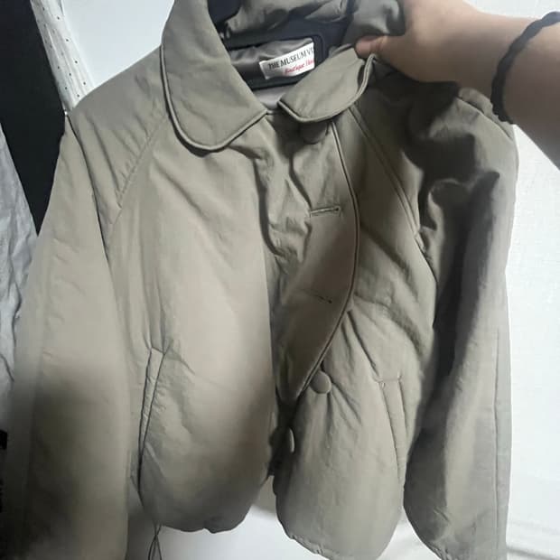 더뮤지엄비지터 자켓