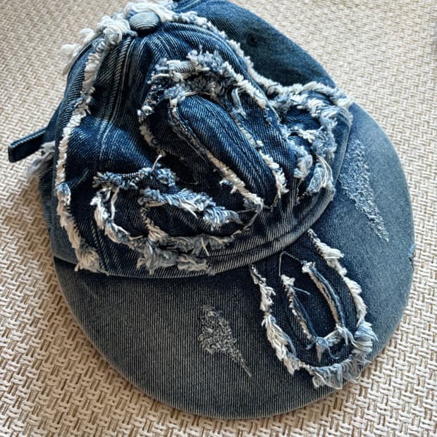 써저리 클로버 패치 캡 데님