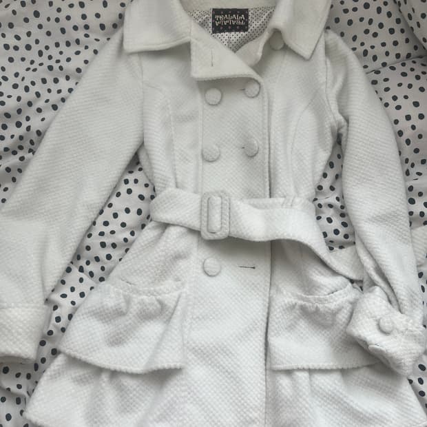 트랄라라 화이트 코트