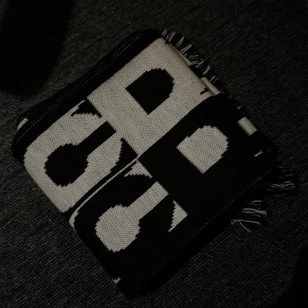 CDG 체크 로고 머플러