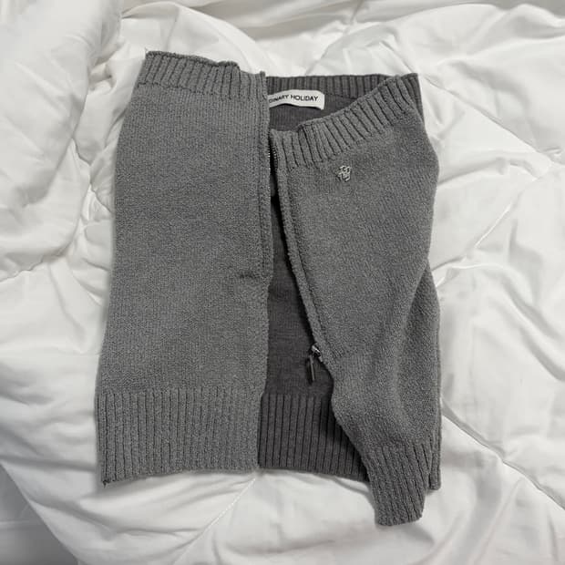 오디너리홀리데이 니트 탑