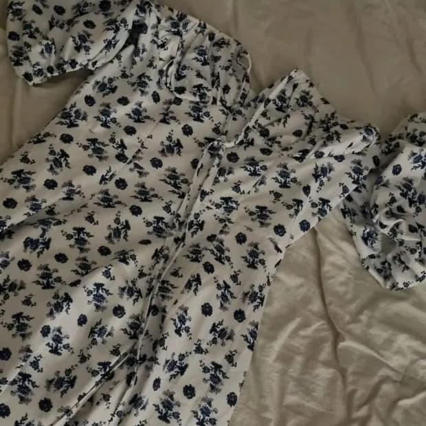 플라워 원피스 화이트 블루 퍼프 드레스 트임