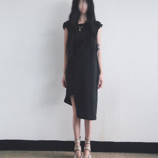 일라리아 니스트리 컷오프 드레이프 원피스