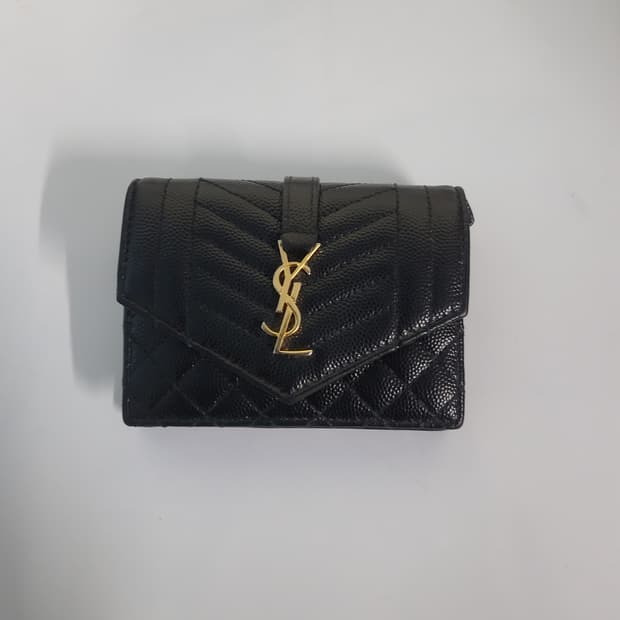 입생로랑 마틀라세 반지갑 금장 블랙