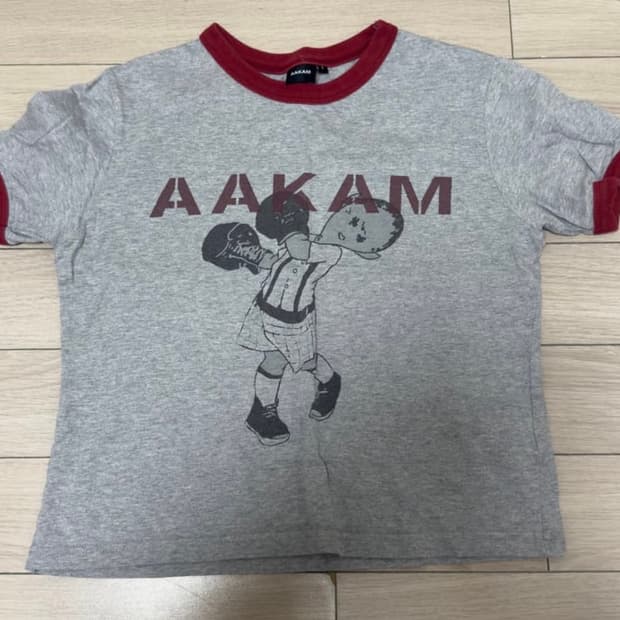 아캄 링거 반팔티 1