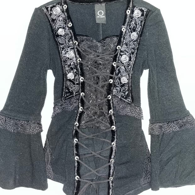 Ozz Oneste) gothic rose eyelet knit