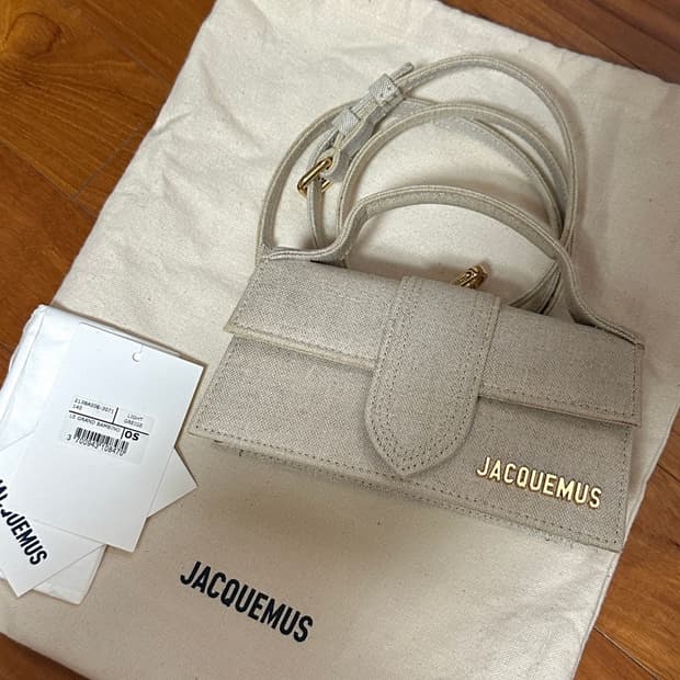 자크뮈스 르밤비노 그레이지색