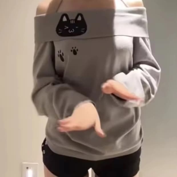 빈티지 고양이 오프숄더