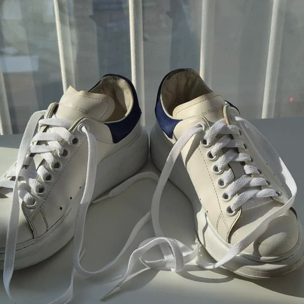 (백화점판)알렉산더 맥퀸 오버사이즈  스니커즈 36사이즈 팝니다