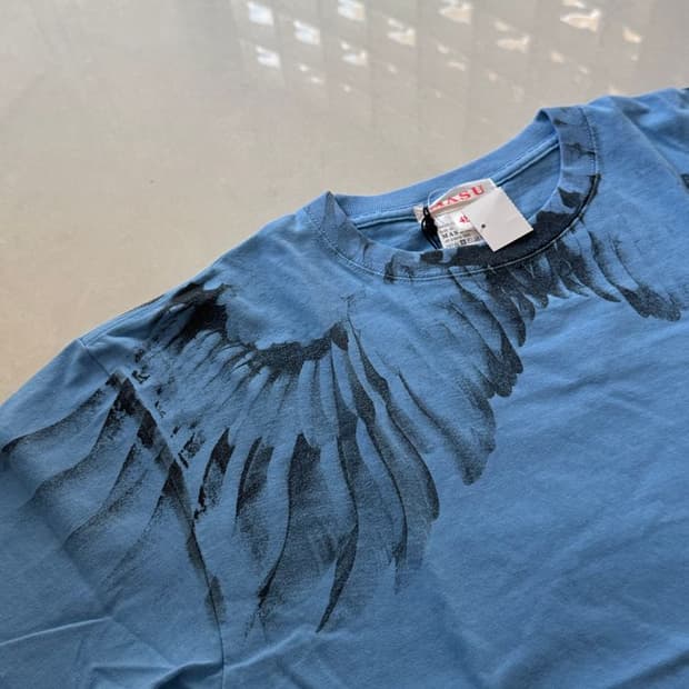 FEATHER PRINT TEE 깃털 프린트 티셔츠