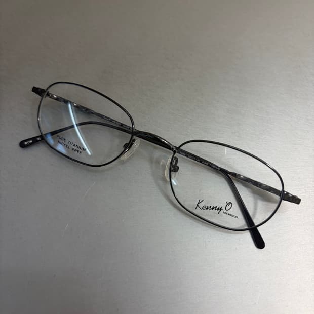 케니 오(Kenny 'O) KN-2020 건메탈 퓨어 티타늄 안경
