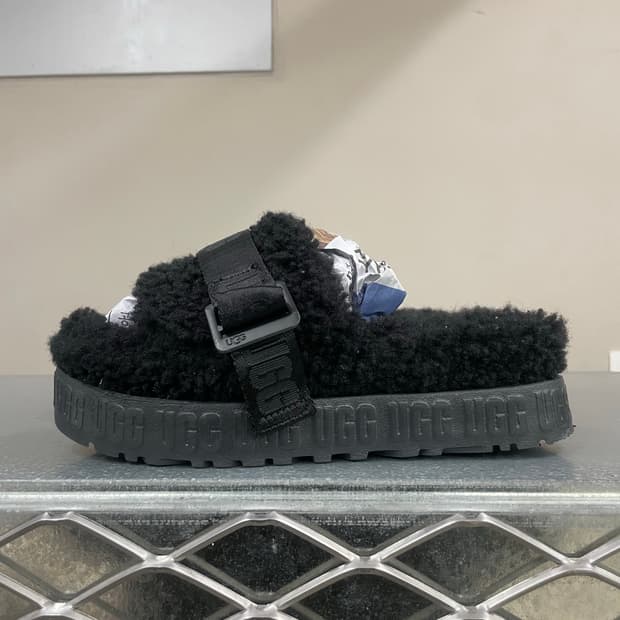 어그 플러피타 슬라이드 슬리퍼 블랙 230