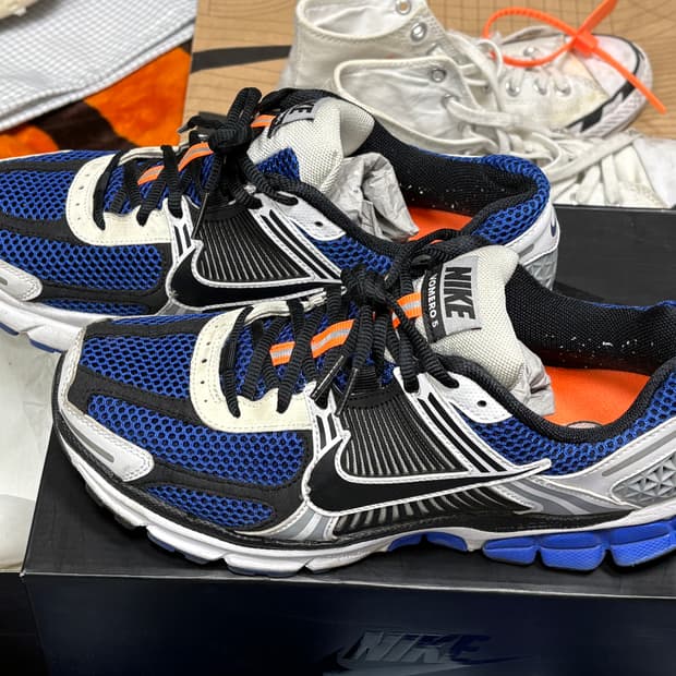 NIKE 줌 보메로 5 화이트 레이서 블루 블랙