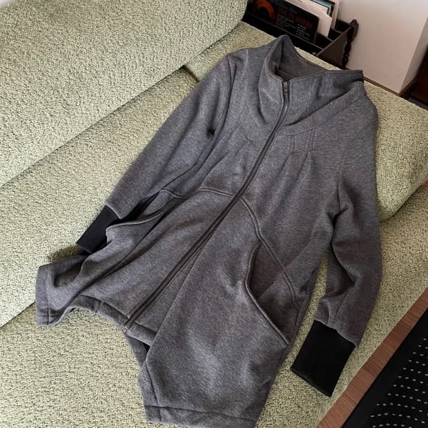 wide half neck zip-up