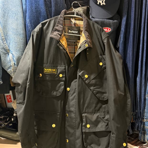 바버 인터네셔널 a7 왁스자켓 사이즈 42