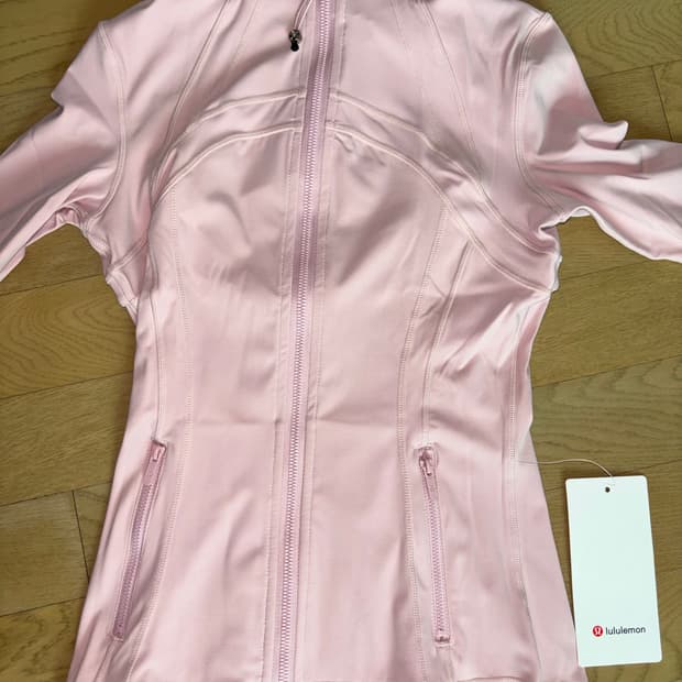 새제품 룰루레몬 디파인 자켓 사이즈 4 핑크 딸기우유 여성용 집업