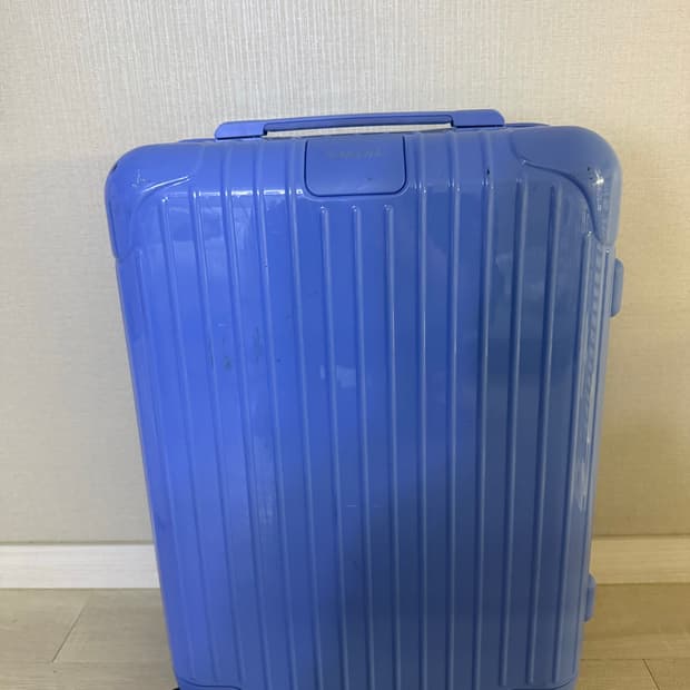 Rimowa 리모와 에센셜 캐빈