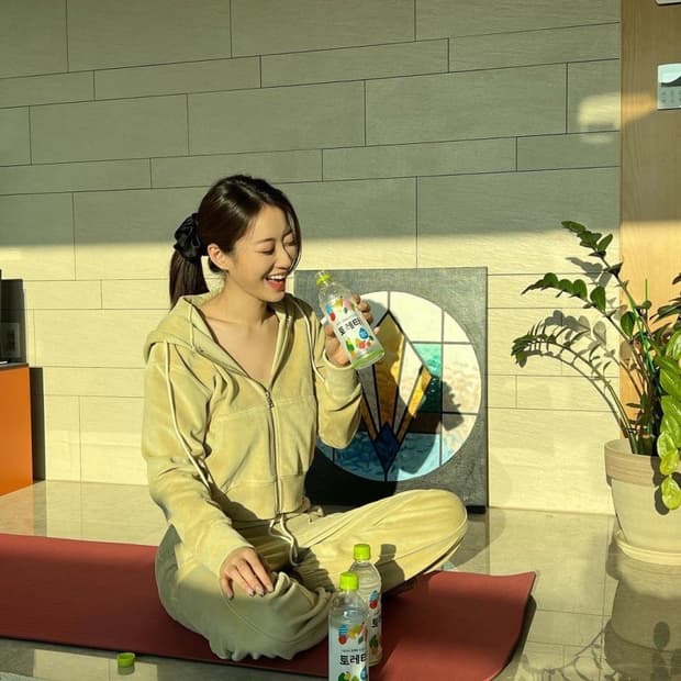 리유니 벨벳 트레이닝 세트 (경리 착용)