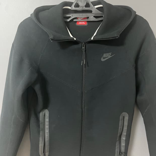 나이키 테크팩 신형 블랙 S 정품 상태 좋아요