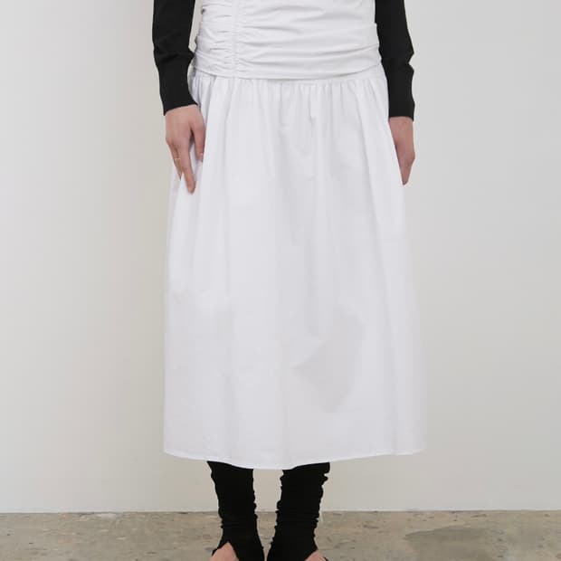 로우타이드 yoke flare skirt white
