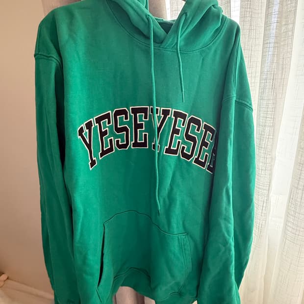 Yeseyesee green 후드티