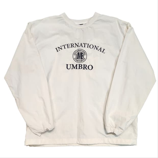 엄브로 인터내셔널 풀오버 화이트 웜업 (105)
