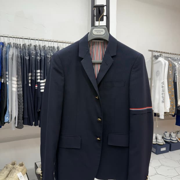 [3] 톰브라운 싱글 암밴드 금장 블레이저 자켓
