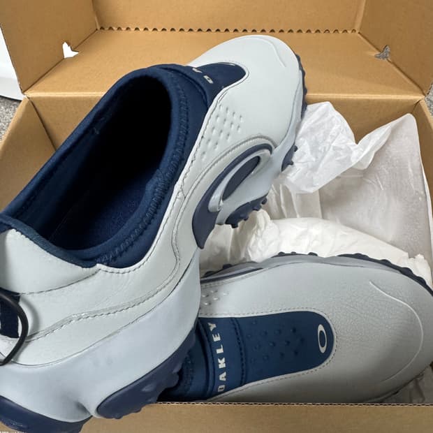 오클리 엣지 시멘트 네이비 275 새 상품