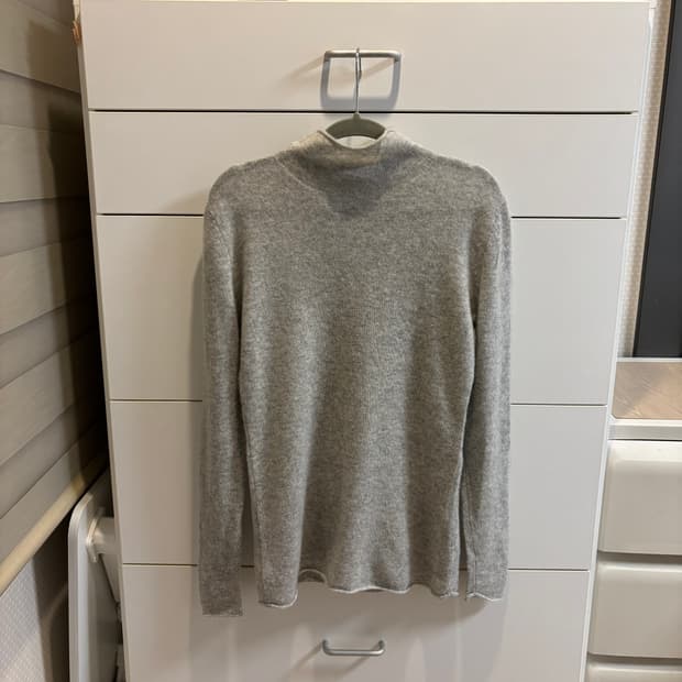 띠어리 Theory 캐시미어 100% 그레이 반목 니트