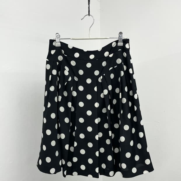 도트 새틴 핀턱 스커트