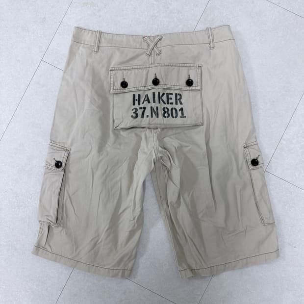 Haiker 빈티지 백포켓 베이지 카고 버뮤다 팬츠