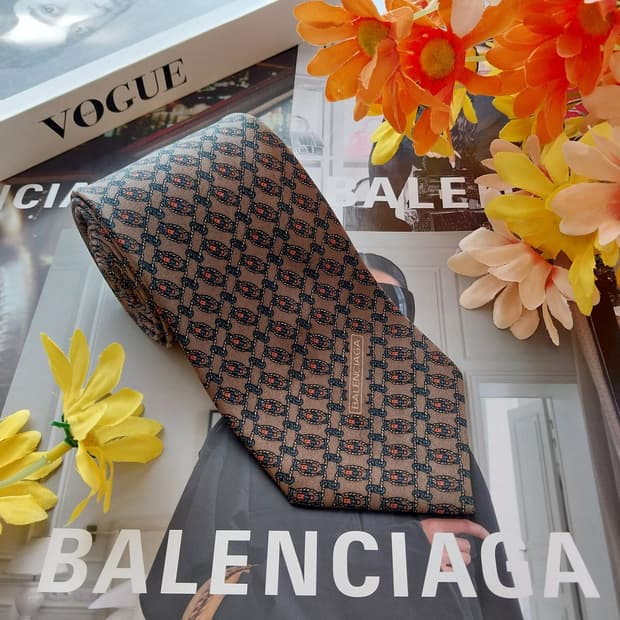 발렌시아가 실크 브라운 패턴 넥타이 7.9cm A등급 K2605
