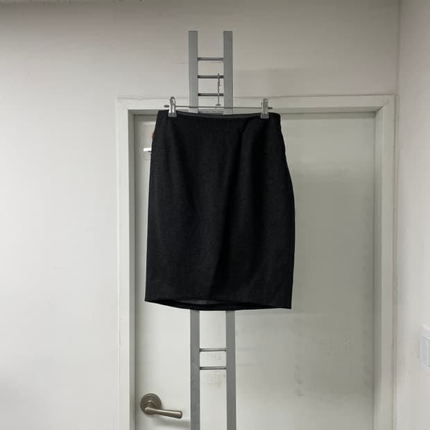 질샌더 차콜 스커트 36