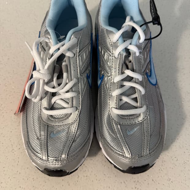 (W245) (새 상품) 나이키 이니시에이터 스카이 실버