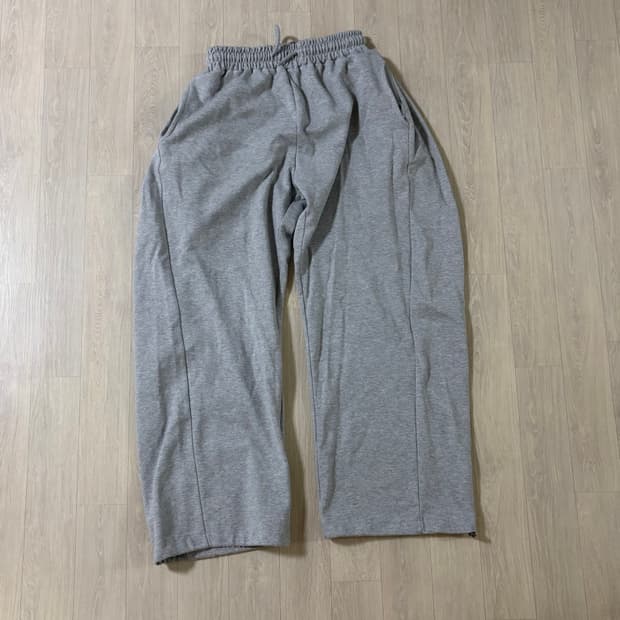 와이드 핀턱 조거 스웨트팬츠