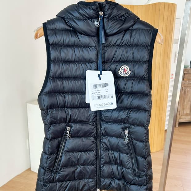 몽클레어 글리코스 패딩조끼 후드 0사이즈 L10931A00098597YG