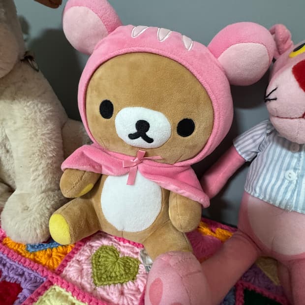 빈티지 고전 핑크 다람쥐망토 입은 리락쿠마 봉제인형