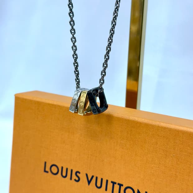 루이비통 모노그램 볼드 네크리스